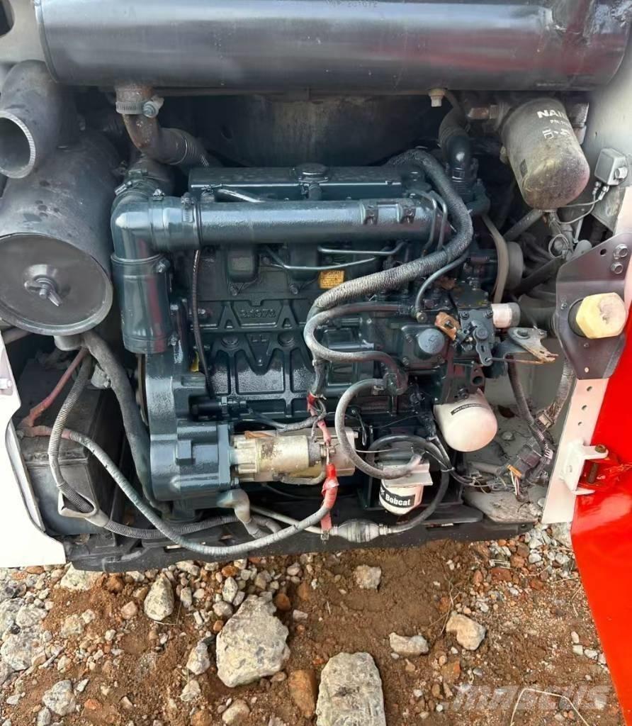 Bobcat S 130 Carregadoras de direcção deslizante