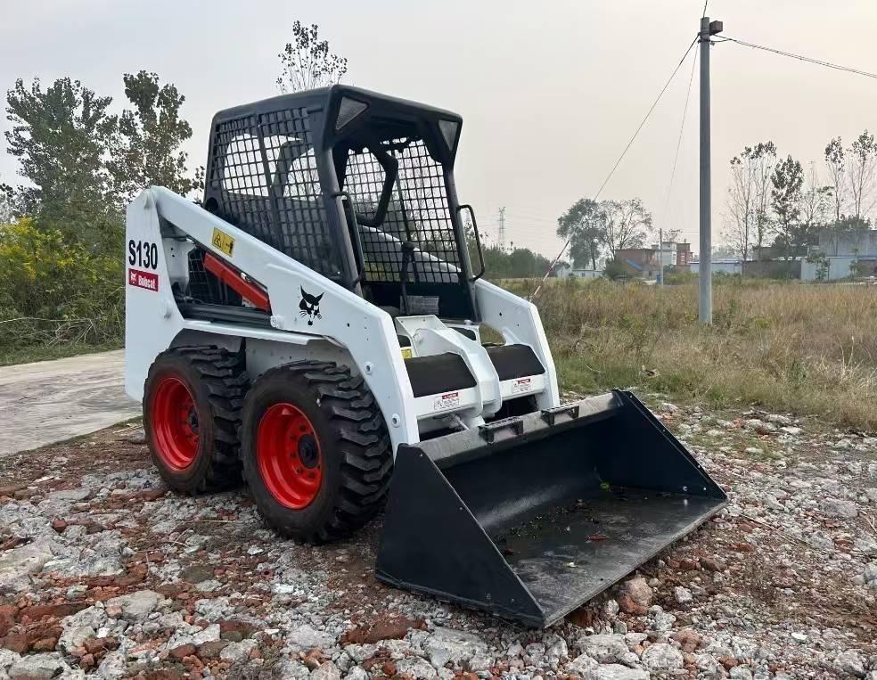 Bobcat S 130 Carregadoras de direcção deslizante
