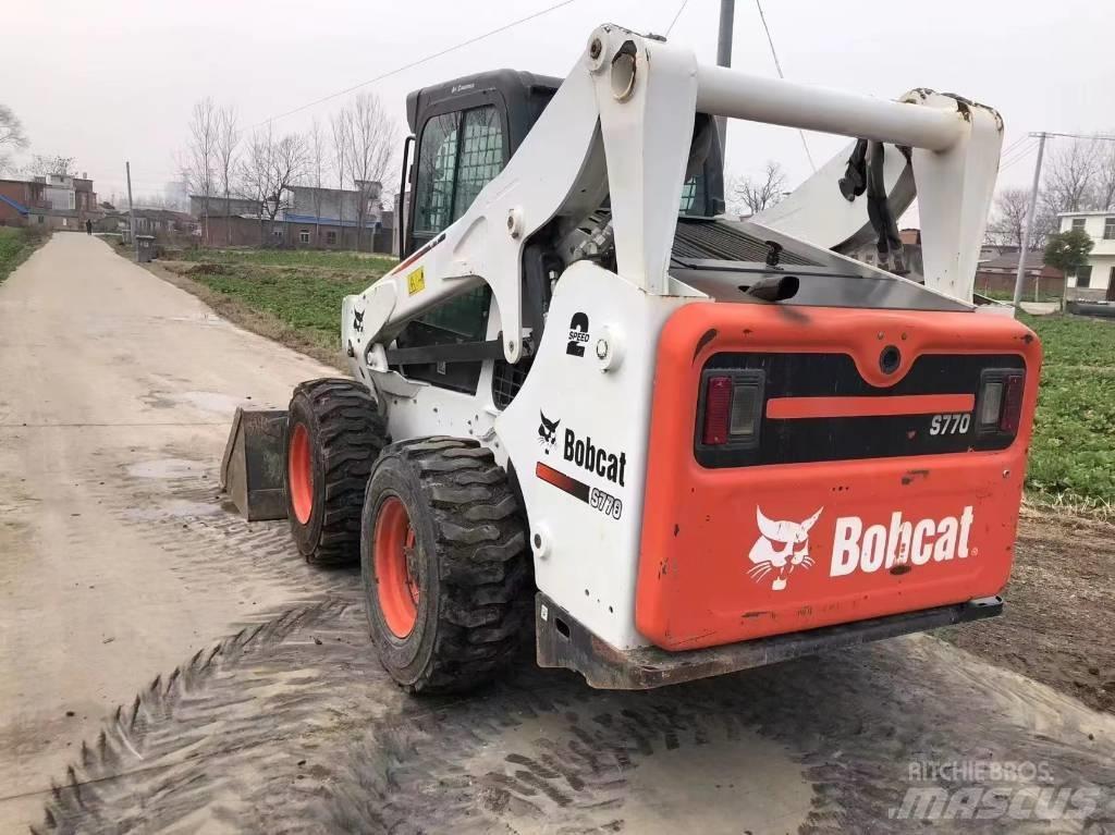 Bobcat S 770 Carregadoras de direcção deslizante