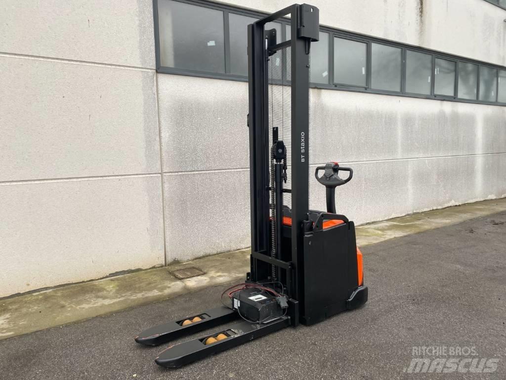 Toyota SWE160 Empilhador para operador externo