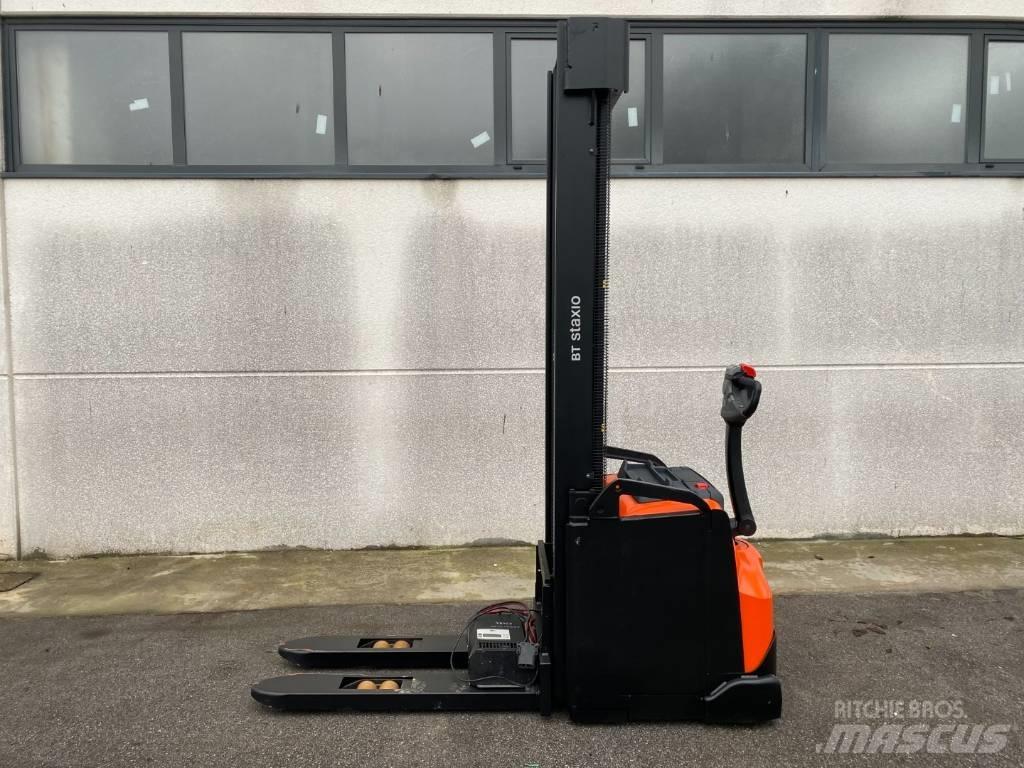 Toyota SWE160 Empilhador para operador externo