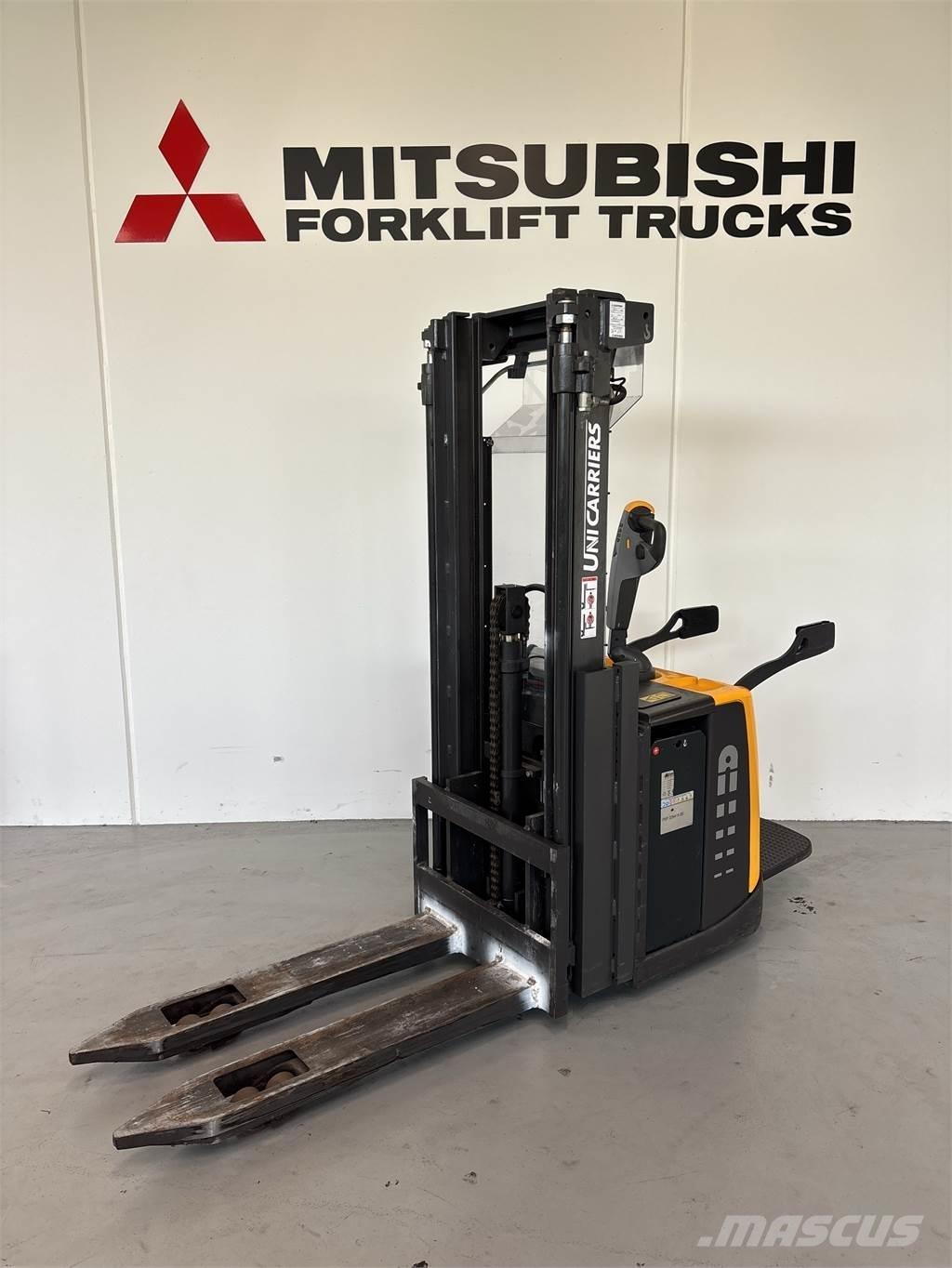 Atlet PSP160 Self propelled stackers
