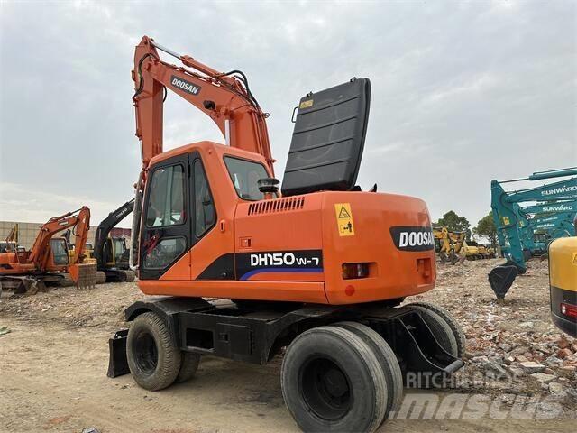 Doosan DH150W Escavadoras de rodas