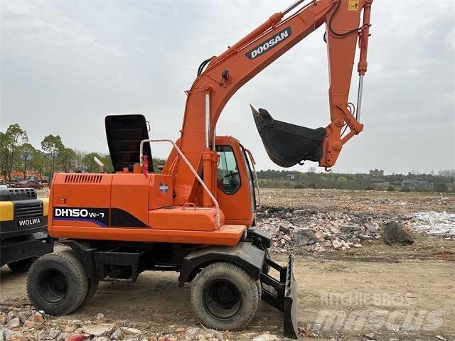 Doosan DH150W Escavadoras de rodas