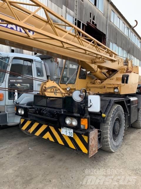 Tadano TR200M-2 Gruas Fora-de-estrada