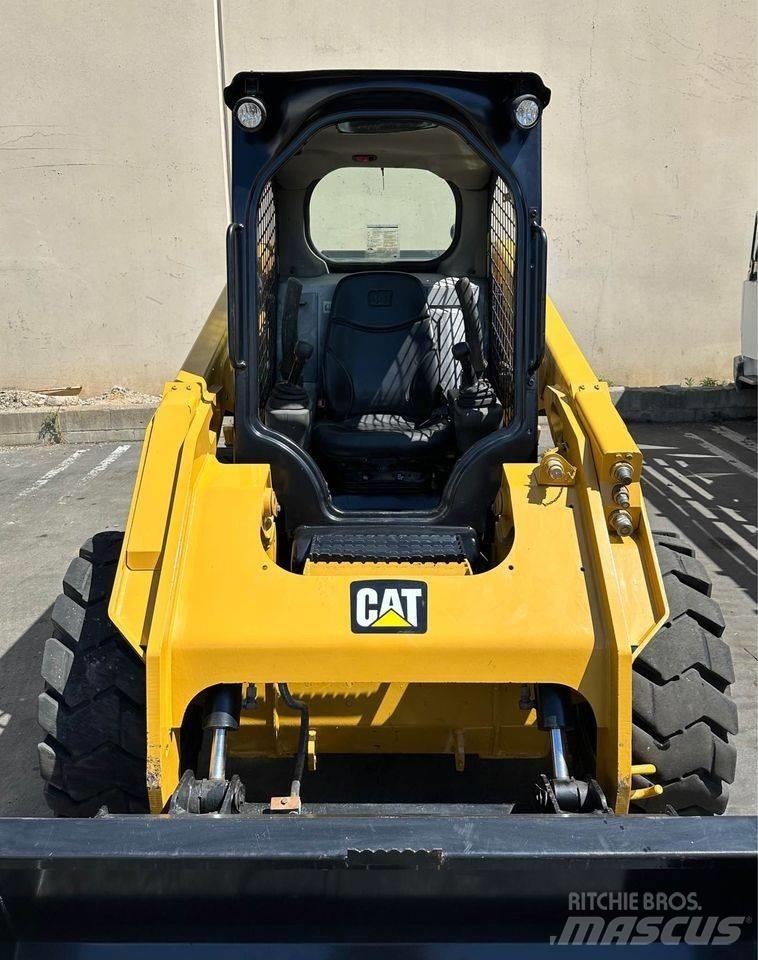 CAT 246 D Carregadoras de direcção deslizante
