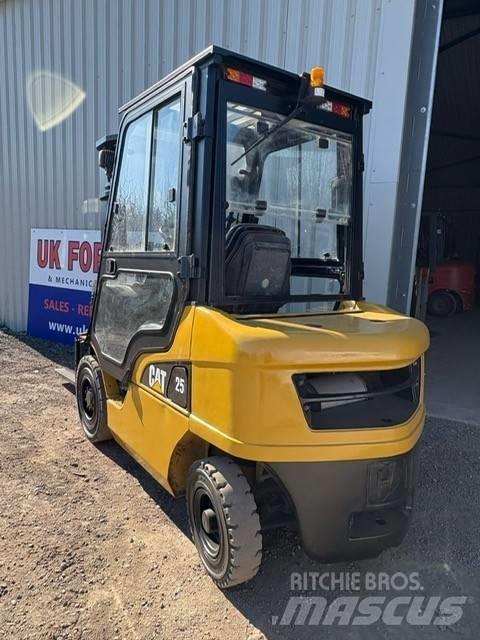 CAT DP 25 NT Empilhadores Diesel