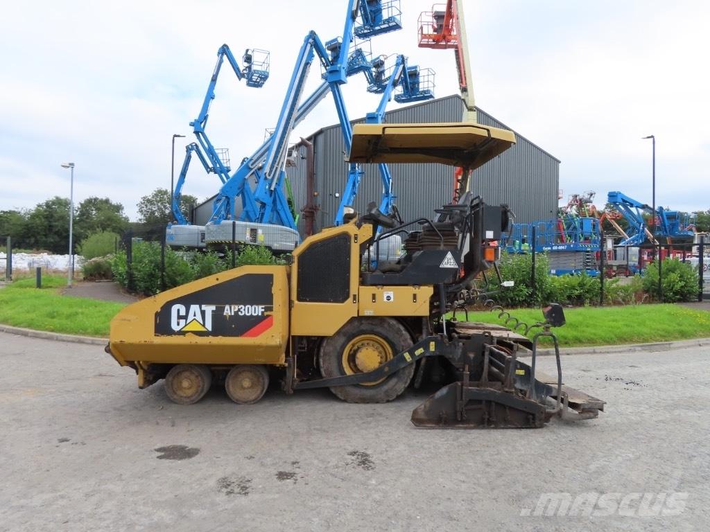 CAT AP 300 Pavimentadoras de asfalto