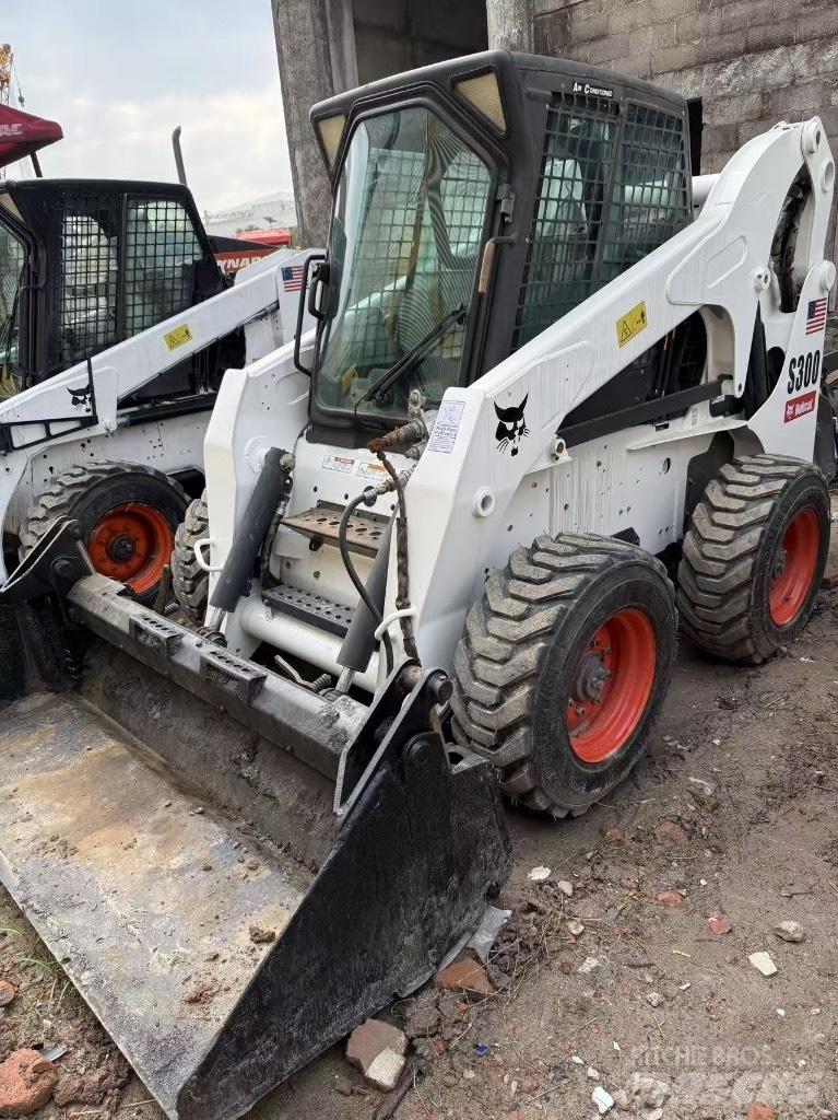 Bobcat S 300 Carregadoras de direcção deslizante