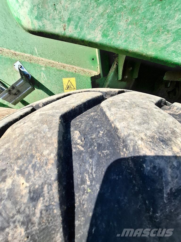 John Deere V461M Enfardadeira de rolos