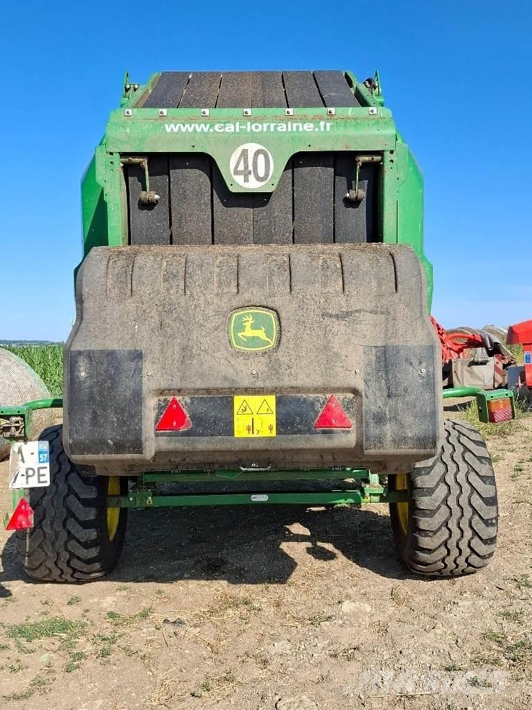 John Deere V461M Enfardadeira de rolos