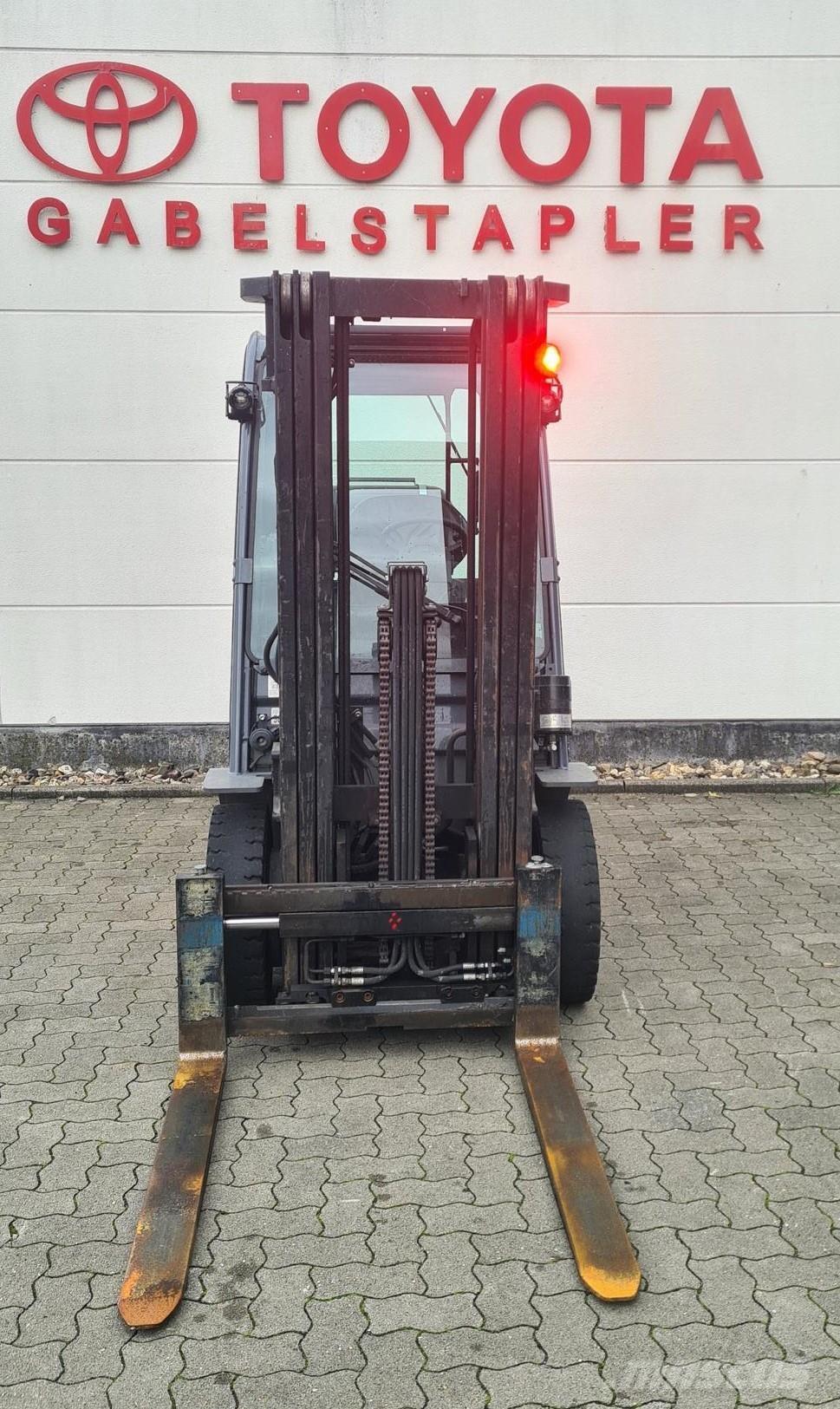 Toyota 02-8FGF25 Empilhadores a gás