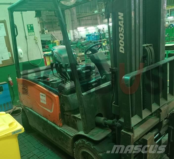 Doosan B22 Empilhadores eléctricos