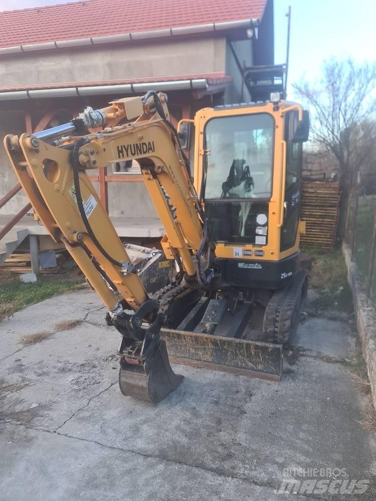 Hyundai R25Z-9 AK Mini Escavadoras <7t
