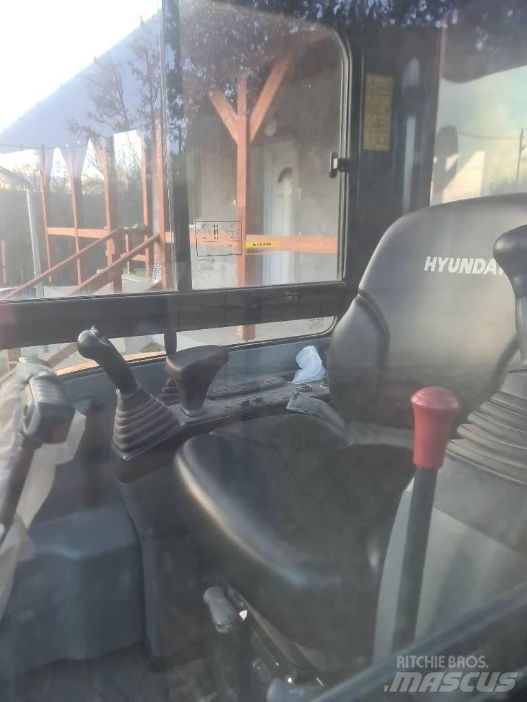 Hyundai R25Z-9 AK Mini Escavadoras <7t