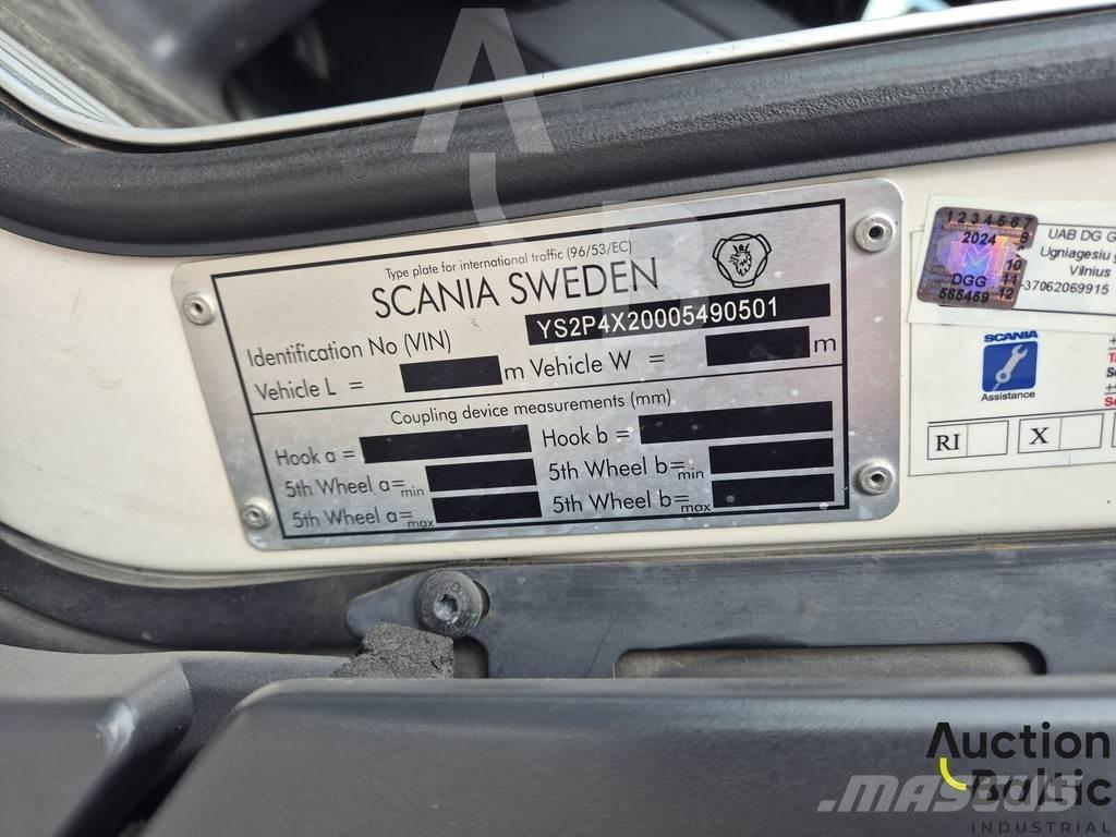 Scania P 450 Camiões de chassis e cabine