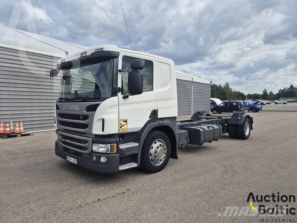 Scania P 450 Camiões de chassis e cabine