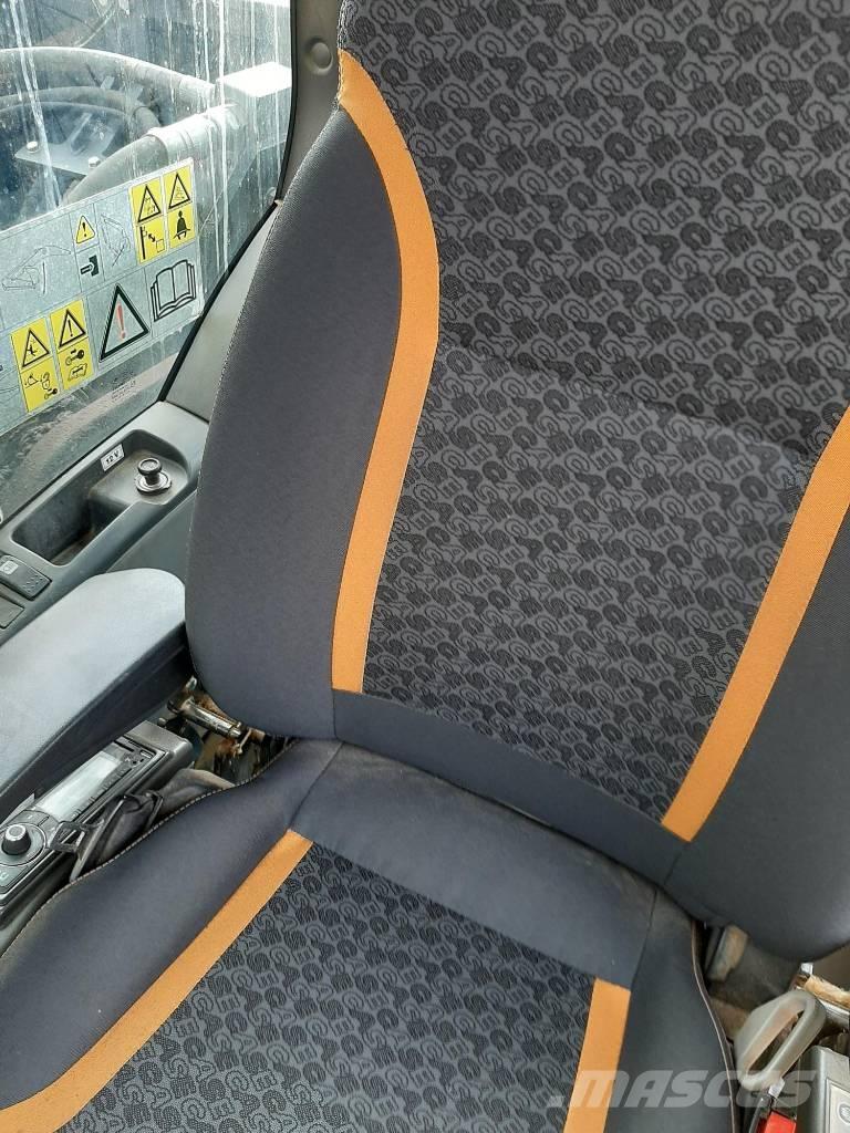 CASE CX 300 D Movimentação cargas - Outros
