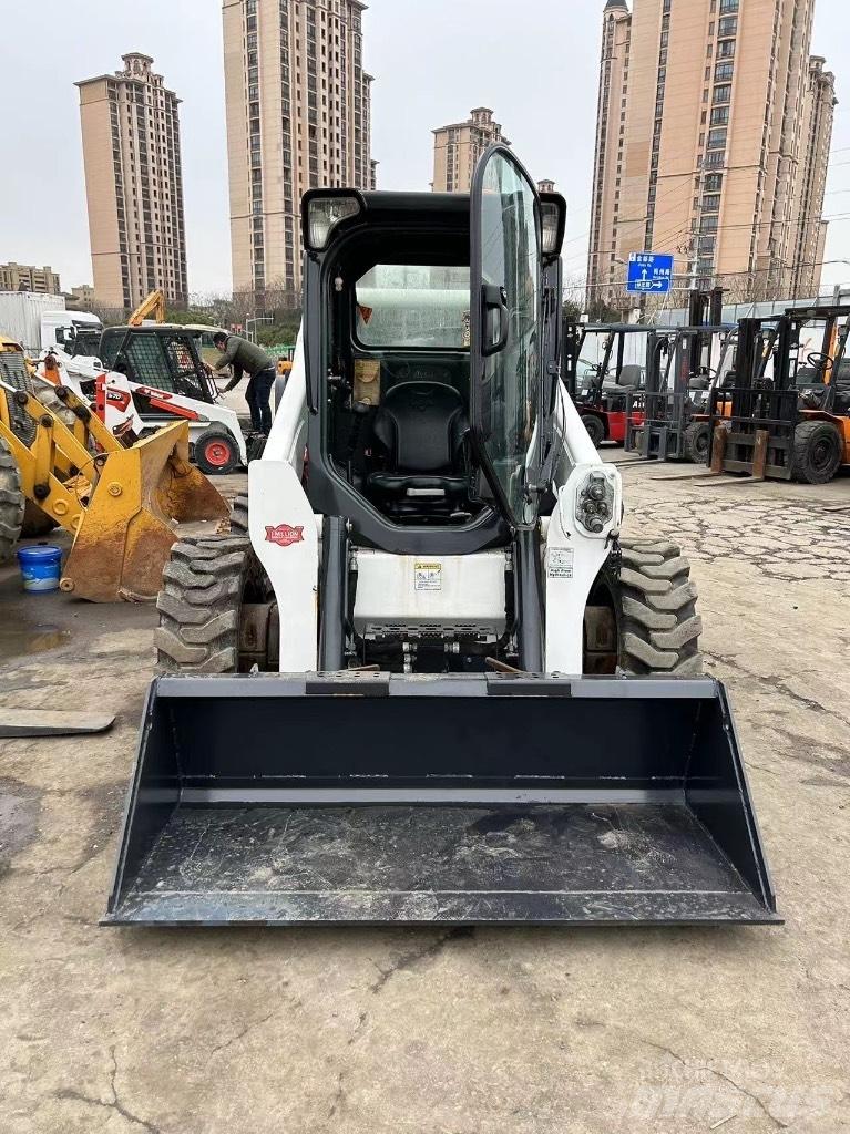 Bobcat S 750 Carregadoras de direcção deslizante