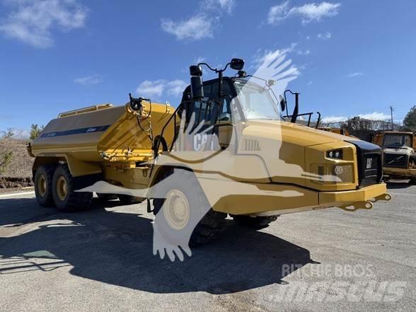 CAT 725C2 Auto-tanques
