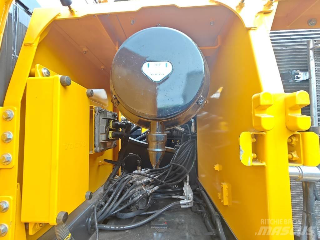 Volvo EC 250 D L Escavadoras de rastos