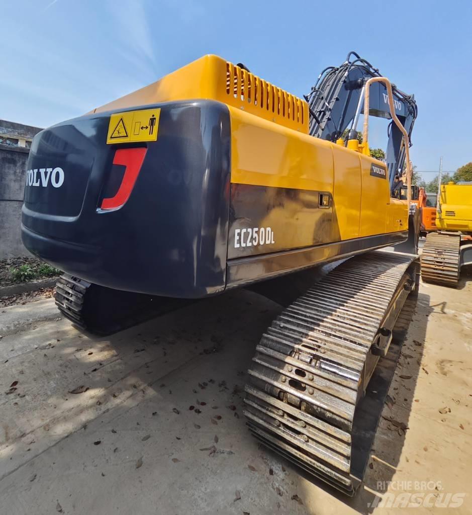 Volvo EC 250 D L Escavadoras de rastos