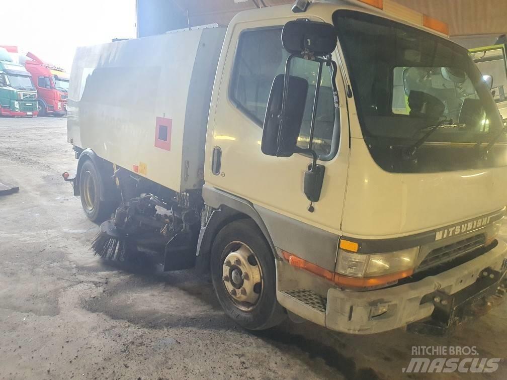 Mitsubishi Canter Varredoras