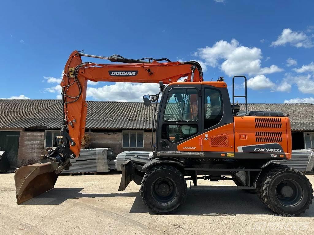 Doosan DX140W-5 Escavadoras de rodas