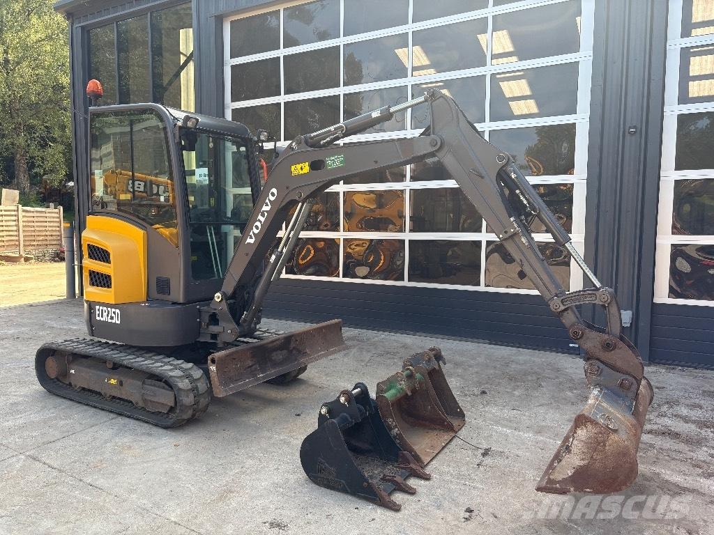 Volvo ECR 25 D Mini Escavadoras <7t