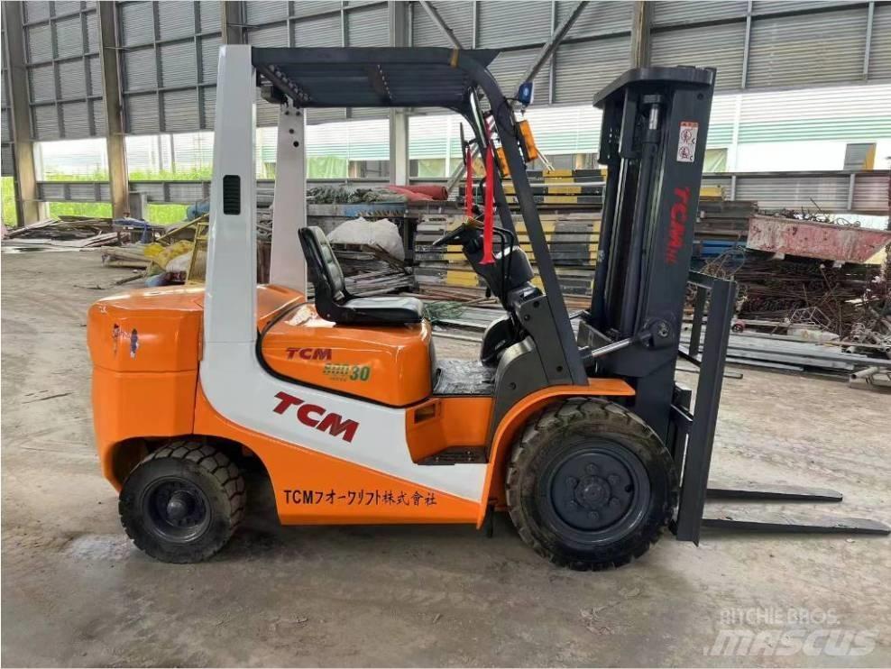 TCM FD 30 Empilhadores Diesel
