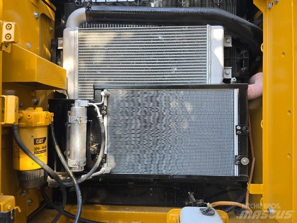 CAT 320D2 Escavadoras de rastos