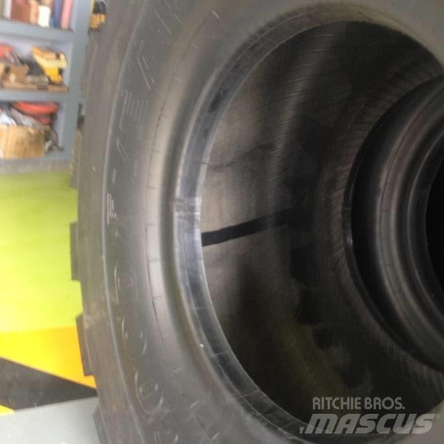 Goodyear 3565R33 L5 Pneus, Rodas e Jantes