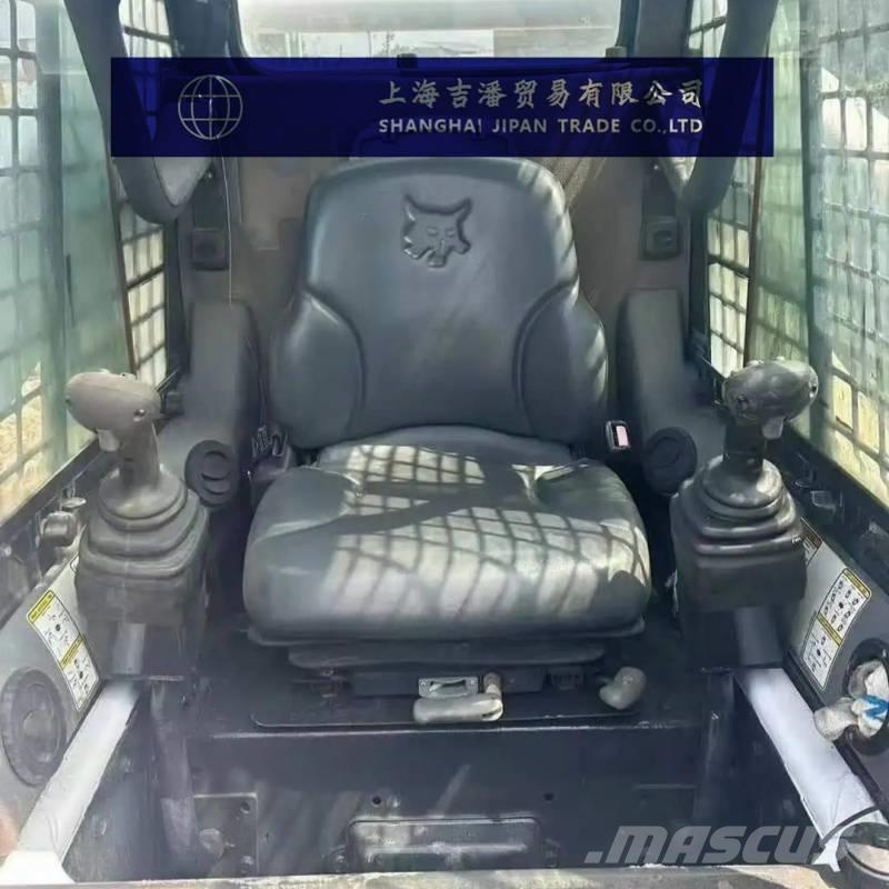 Bobcat S 330 Carregadoras de direcção deslizante