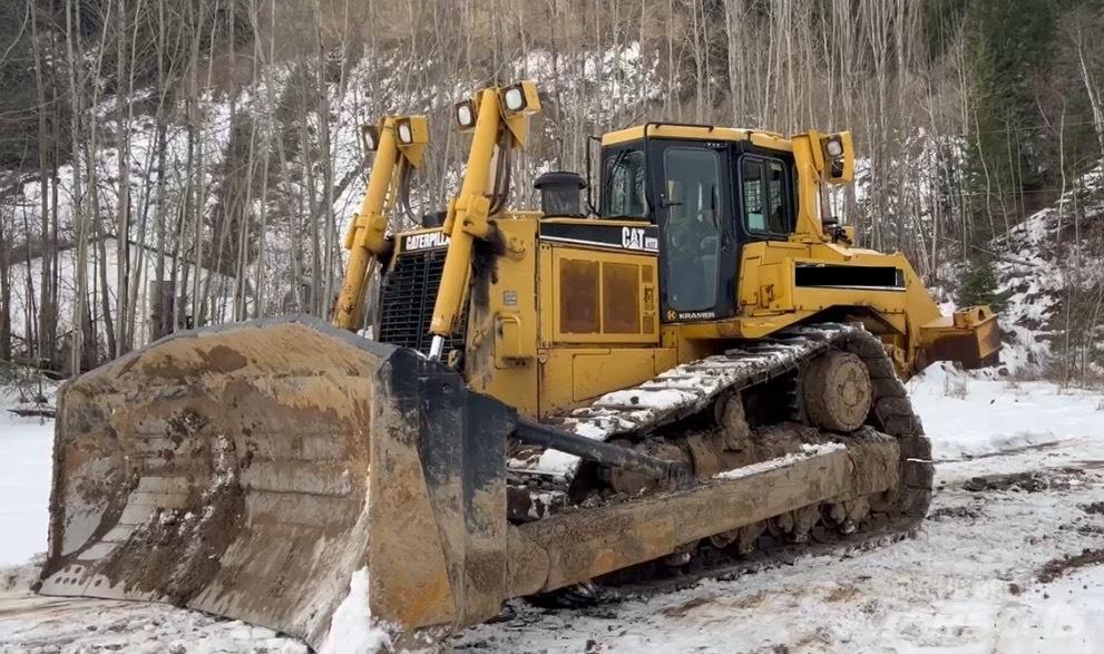 CAT D 8 R Dozers - Tratores rastos