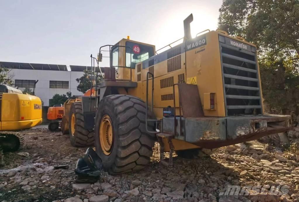 Komatsu WA 600 Pás carregadoras de rodas