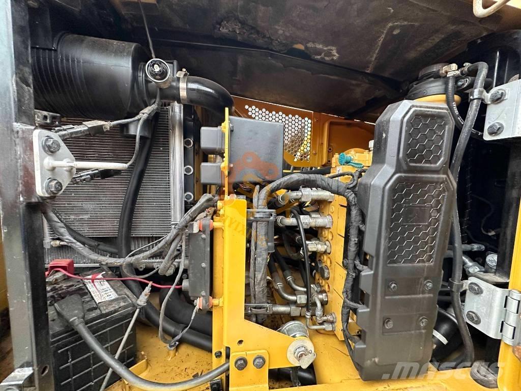 CAT 310 Escavadoras de rastos