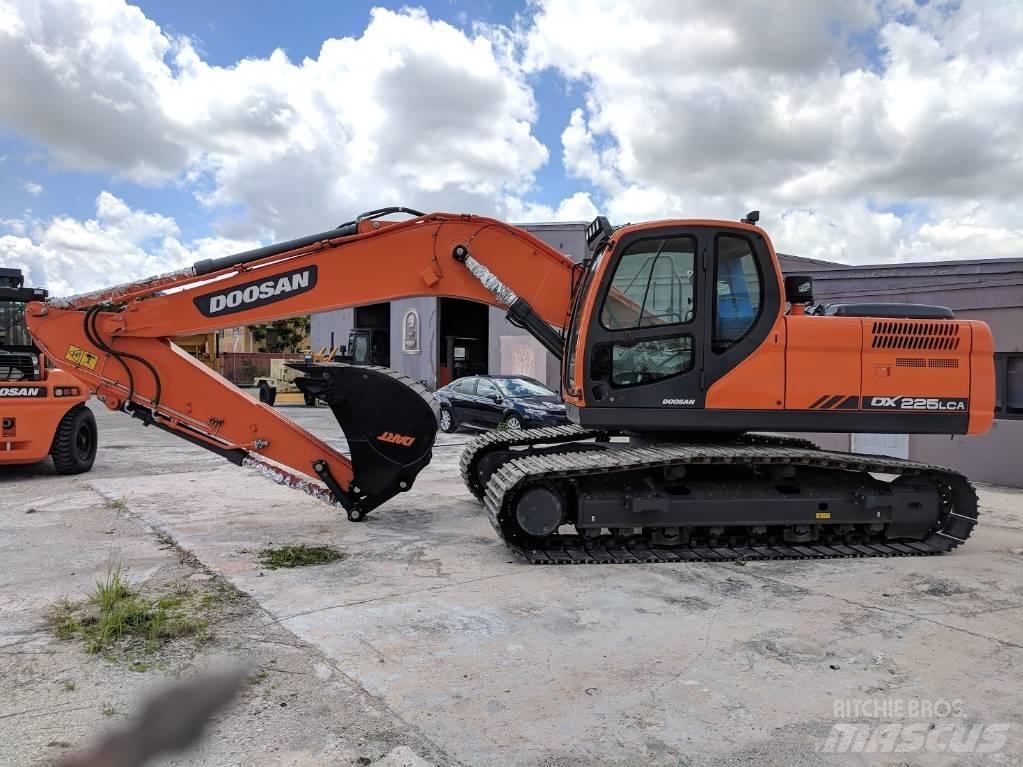 Doosan DX 225 LCA Escavadoras de rastos