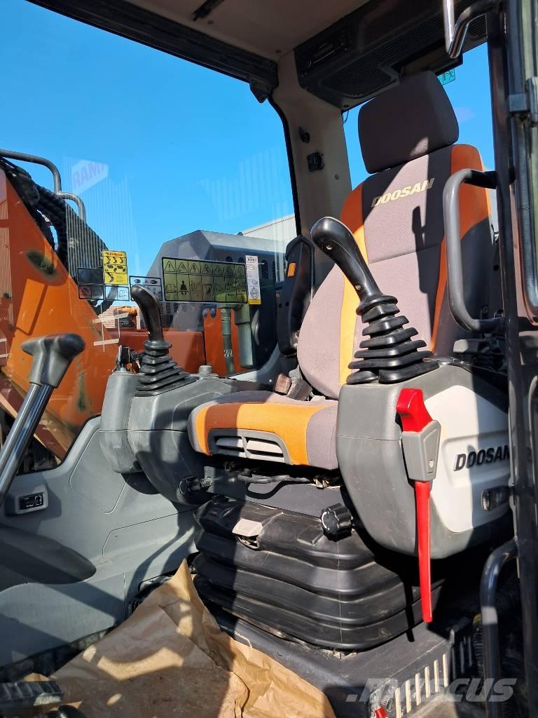 Develon DX 140 LCR-5 Escavadoras de rastos