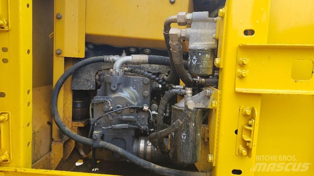 Komatsu PC130-7 Escavadoras de rastos