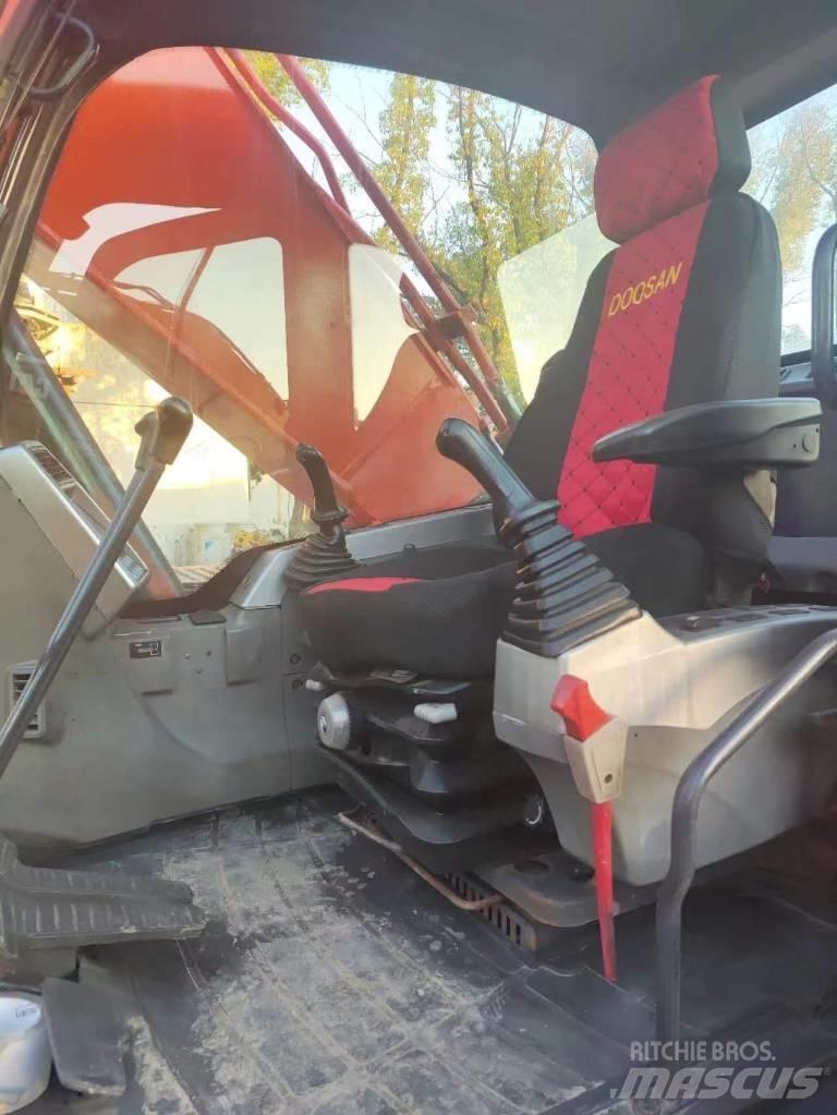 Doosan DX 225 Escavadoras de rastos