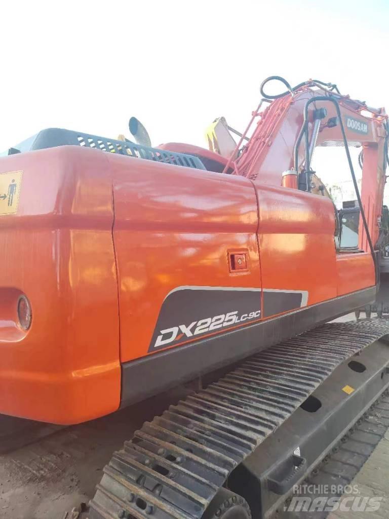 Doosan DX 225 Escavadoras de rastos