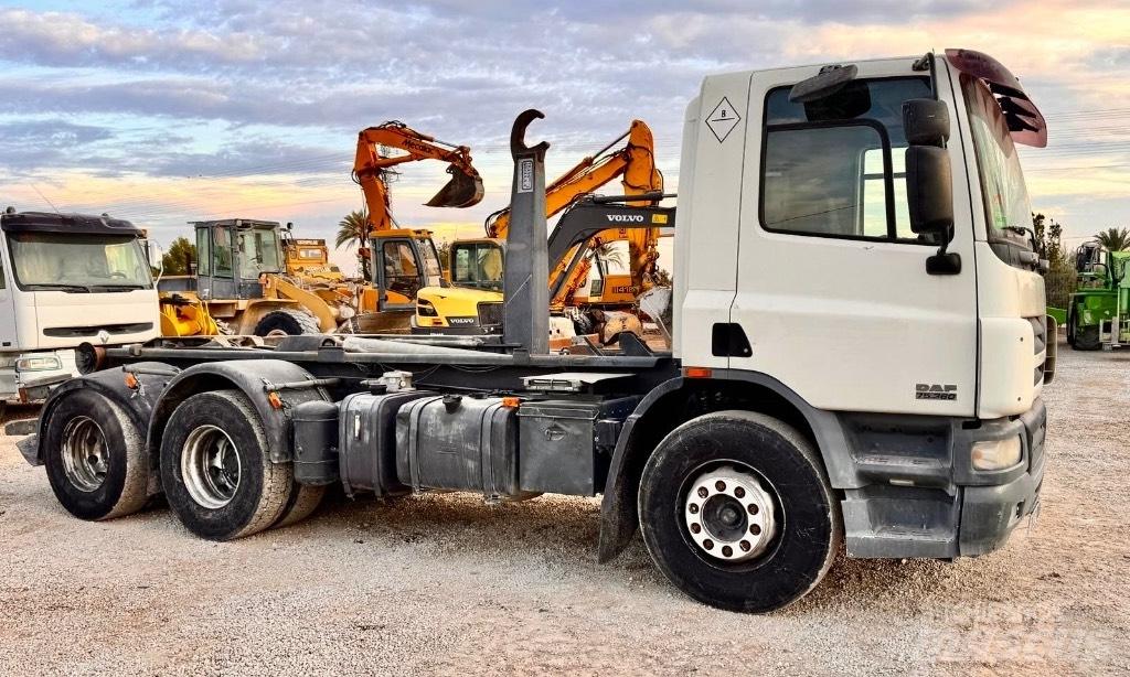DAF 75.360 Camiões caixa desmontável com elevador de cabo