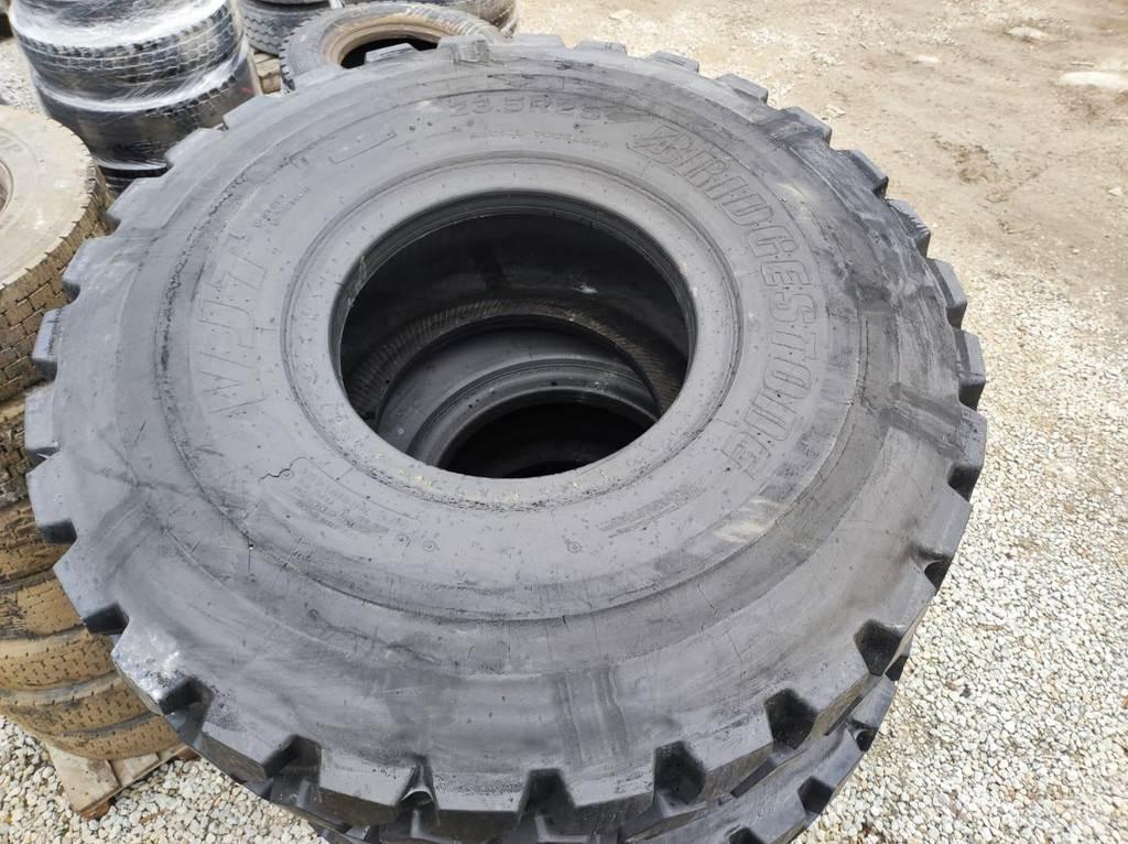  23.5 R25 tires Pneus, Rodas e Jantes
