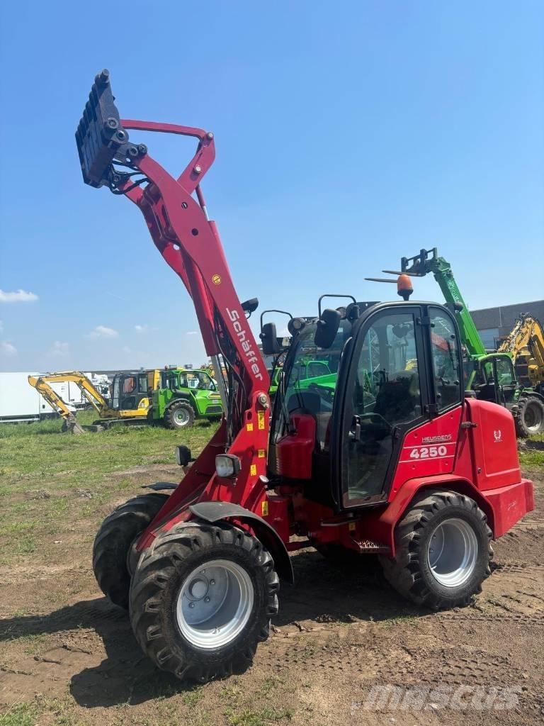 Schäffer 4250 Mini carregadoras