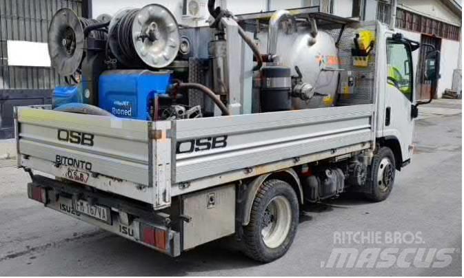 Isuzu N 1R 87A Camiões de caixa fechada