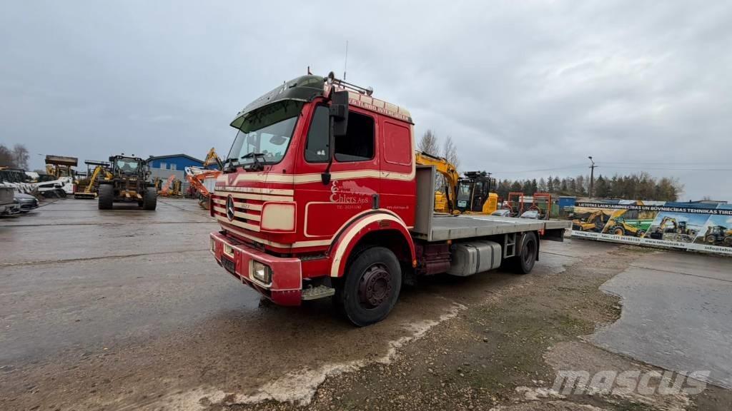 Mercedes-Benz 1827 Camiões de Transporte Auto