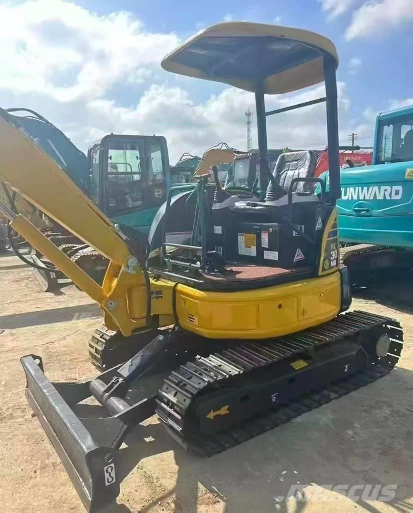 Komatsu PC 30 Mini Escavadoras <7t