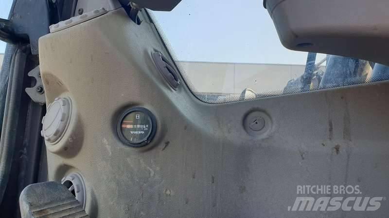 Volvo EW 210 C Escavadoras de rodas