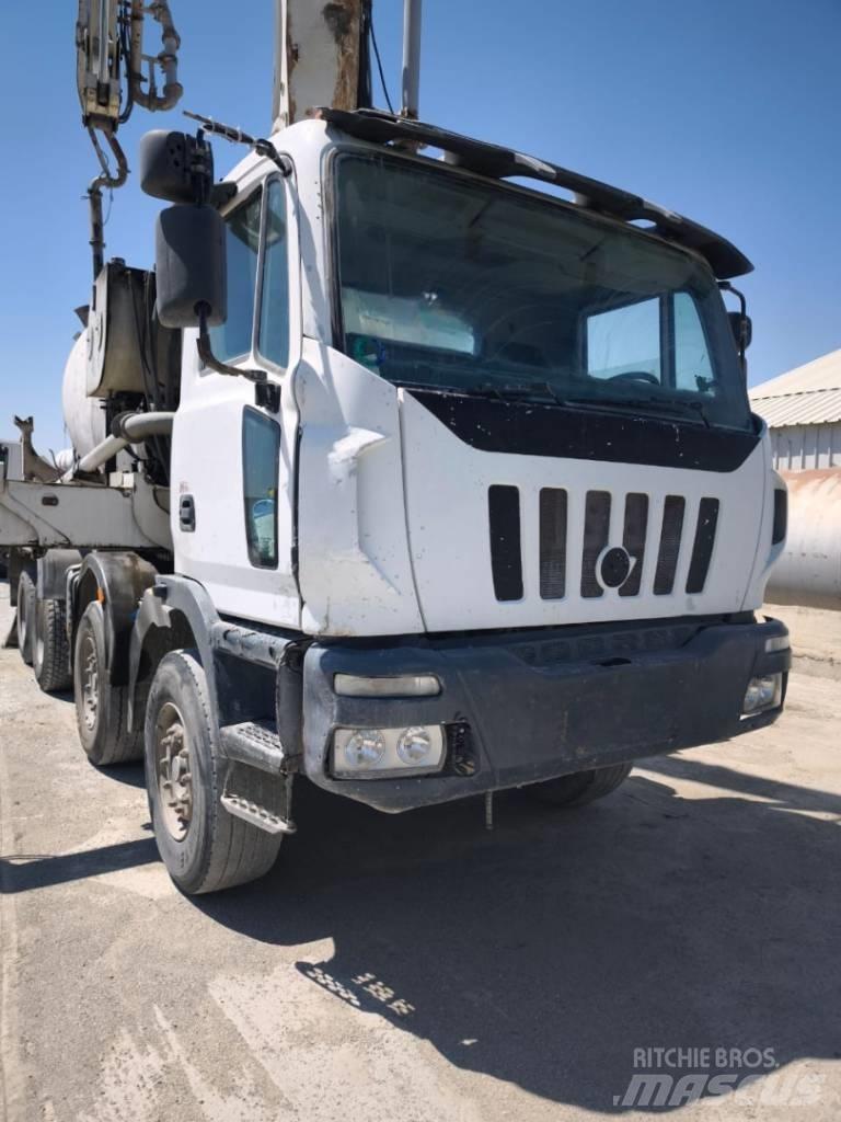 Astra Betonpompa Camiões de betão