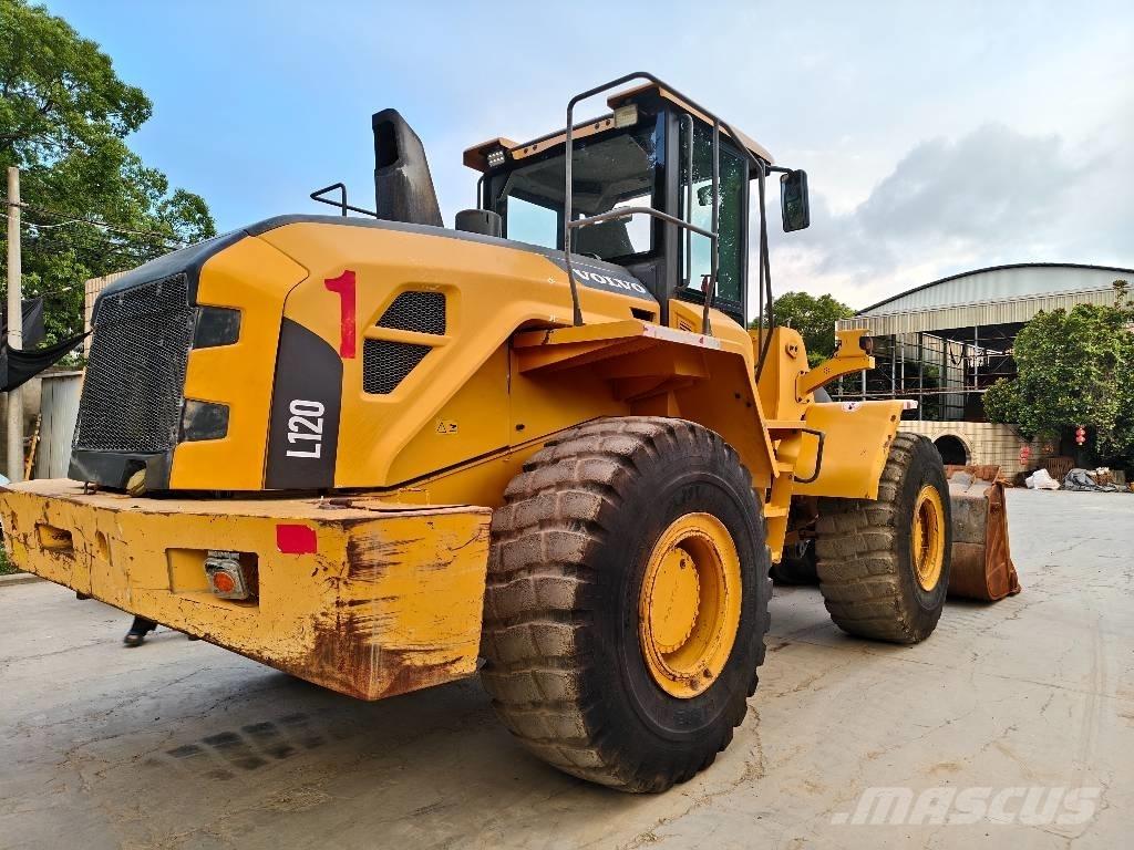 Volvo L 120 Pás carregadoras de rodas